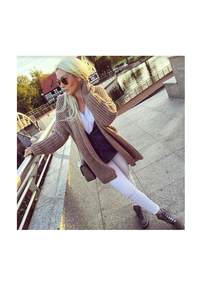 DŁUGI SWETER O GRUBYM SPLOCIE