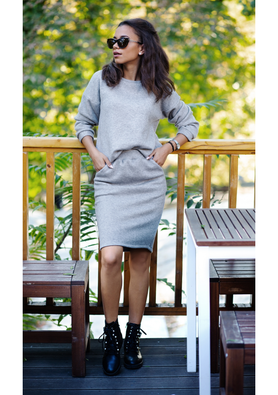 KOMPLET ZE SWETROWEJ DZIANINY ILM