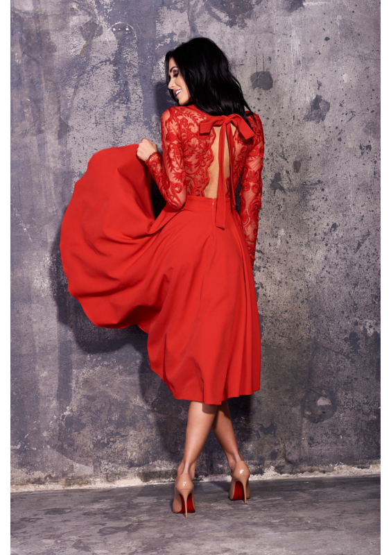 SUKIENKA Z GIPIURĄ Z ASYMETRYCZNYM DOŁEM