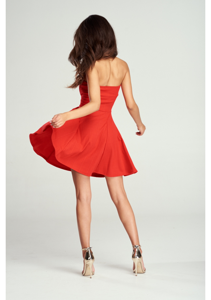 ROZKLOSZOWANA SUKIENKA Z GORSETOWĄ GÓRĄ