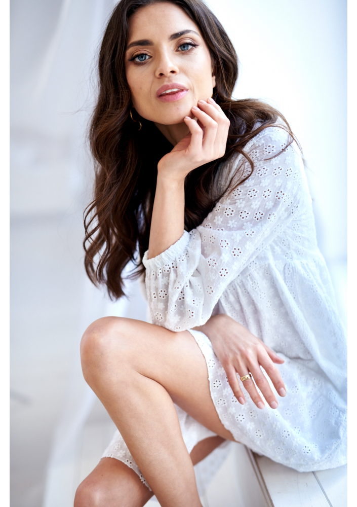 SUKIENKA NA STÓJCE Z AŻUROWEJ POPELINY