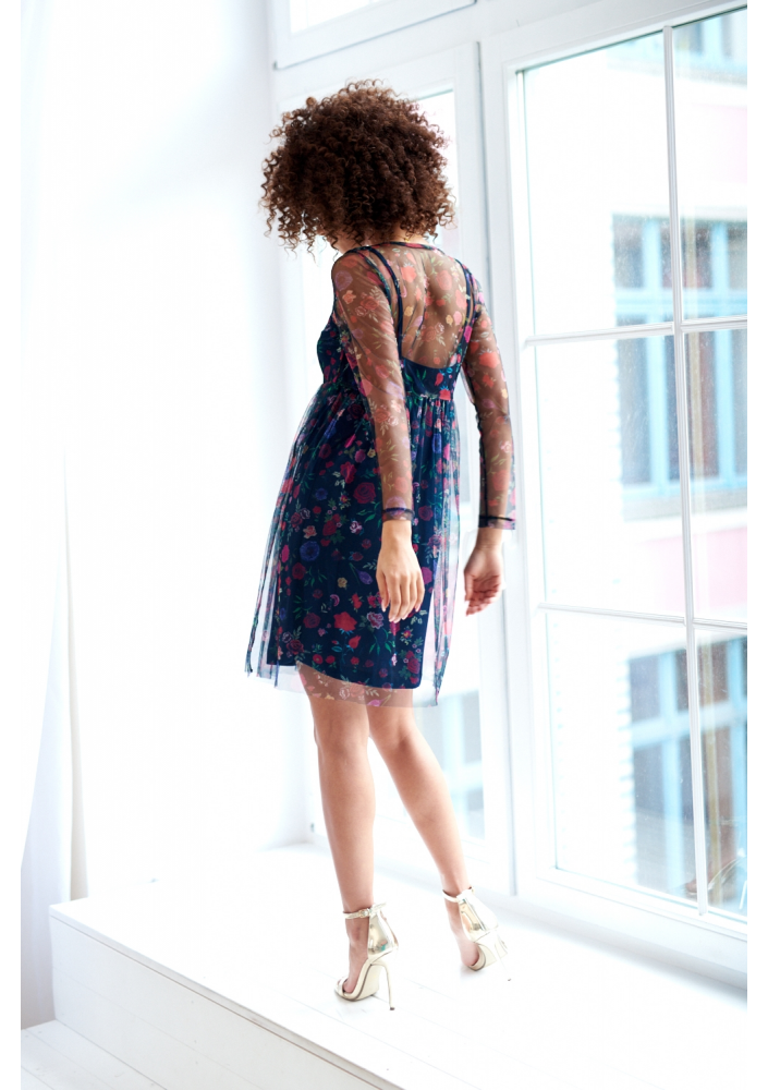 SUKIENKA Z TIULU DARK FLOWERS