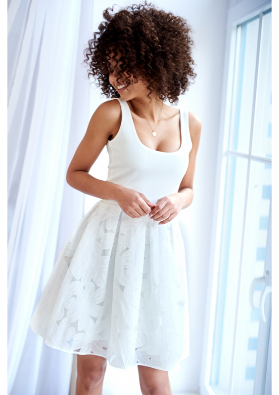 SUKIENKA Z AŻUROWYM DOŁEM