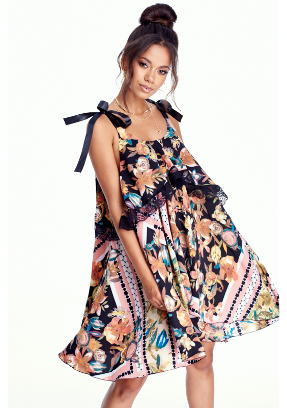 SUKIENKA WIĄZANA NA RAMIONACH Z KORONKĄ