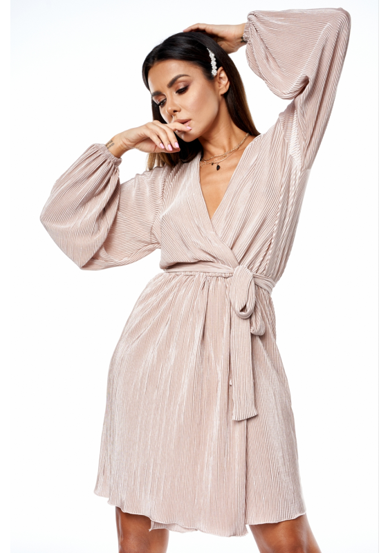 Kopertowa sukienka z plisowanej dzianiny