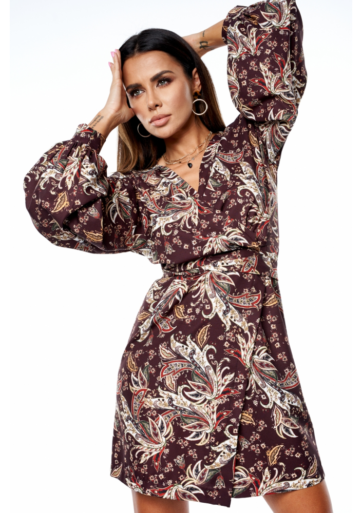 Sukienka z szerokim rękawem w jesienny print