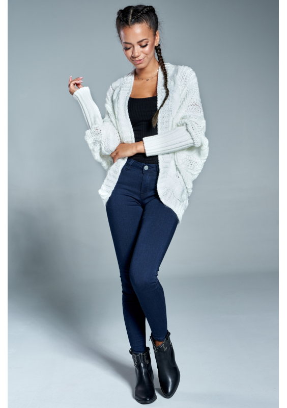 Sweter narzutka z warkoczem A15 Kremowy ILM