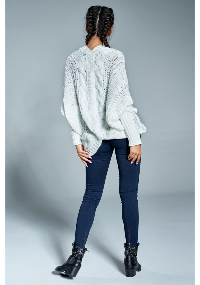 Sweter narzutka z warkoczem A15 Kremowy ILM