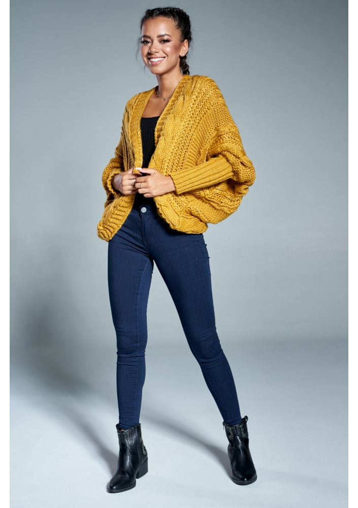 Sweter narzutka z warkoczem A15 Musztardowy ILM