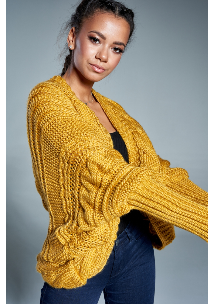 Sweter narzutka z warkoczem A15 Musztardowy ILM
