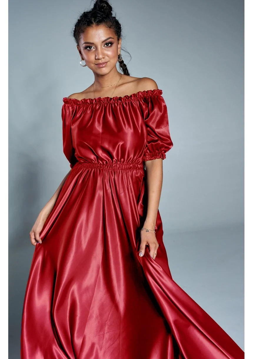 Sukienka maxi w hiszpańskim stylu z satyny Czerwona