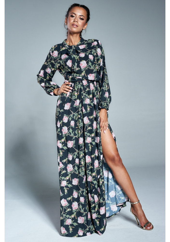 Sukienka w kwiaty z wiązaniem w dekolcie