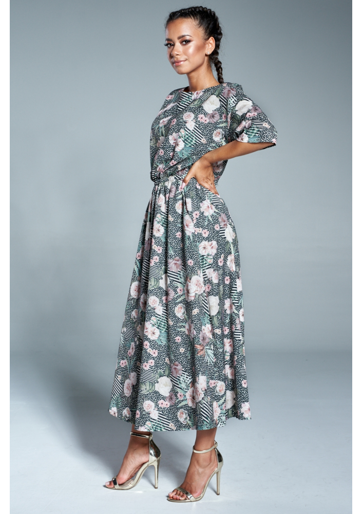 Sukienka midi z kieszeniami w Pudrowe kwiaty