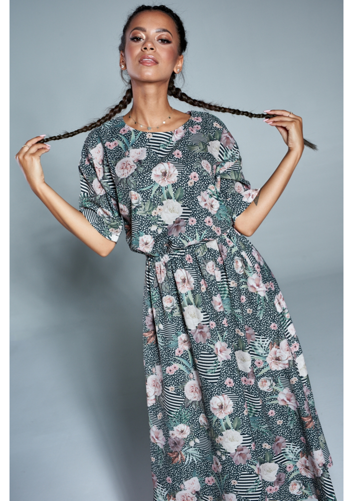 Sukienka midi z kieszeniami w Pudrowe kwiaty