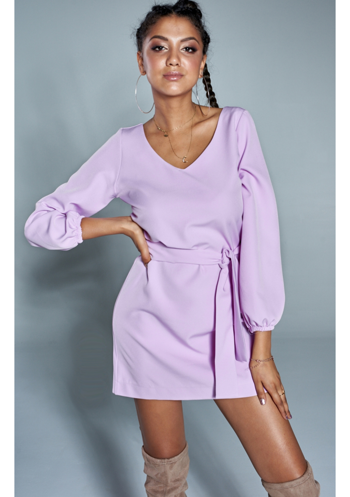 Klasyczna sukienka z dekoltem V Fioletowa