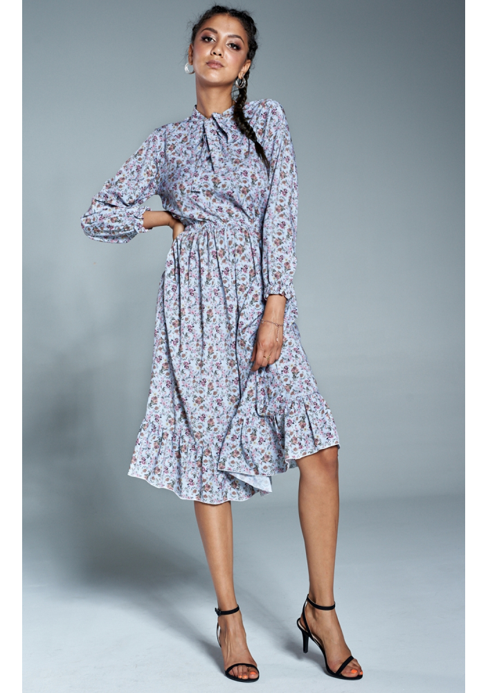 Sukienka midi w łączkę z wiązaniem