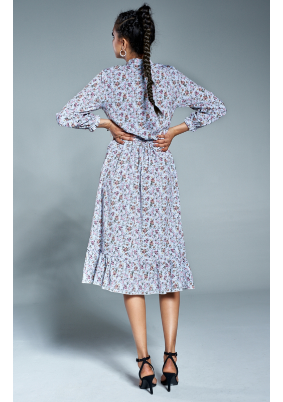 Sukienka midi w łączkę z wiązaniem