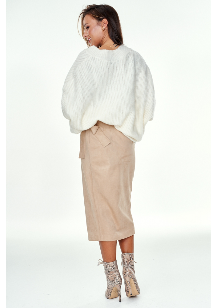 Sweter oversize z dekolte V A006 Kremowy ILM