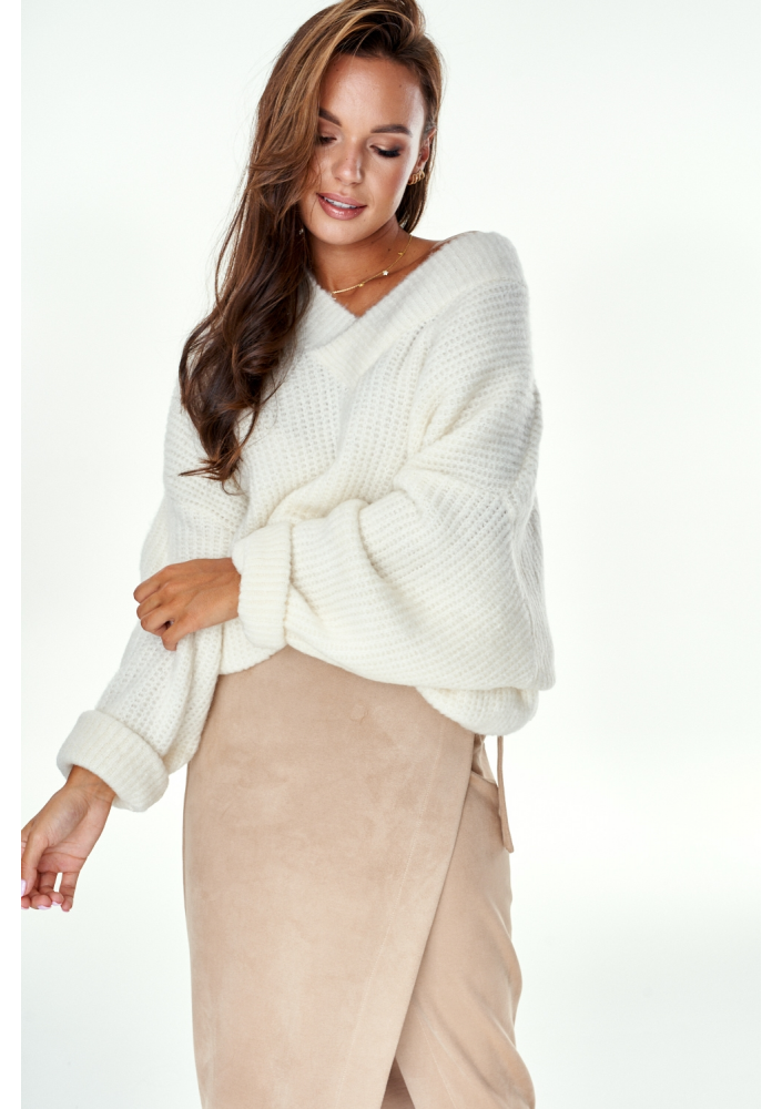 Sweter oversize z dekoltem V A006 Kremowy ILM