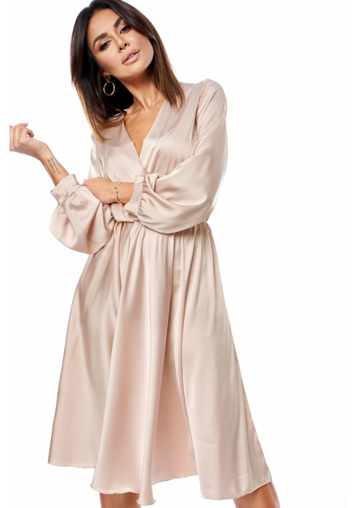 Sukienka MIDI z satyny nude