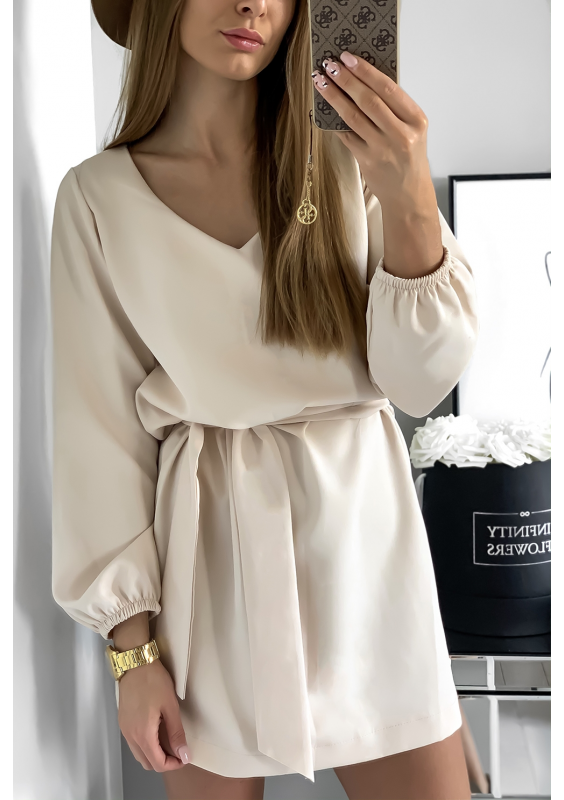 Klasyczna sukienka z dekoltem V Beżowa