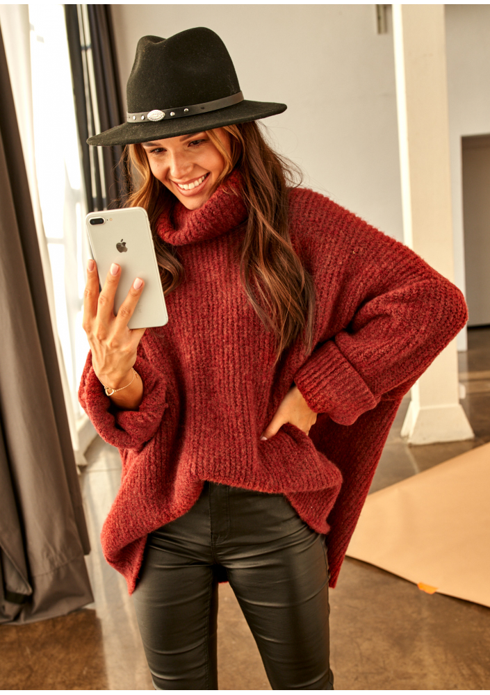 Sweter z golfem oversize A007 Bordowy ILM