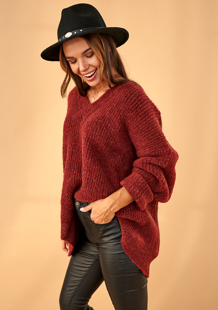 Sweter oversize z dekoltem V A006 Bordowy ILM