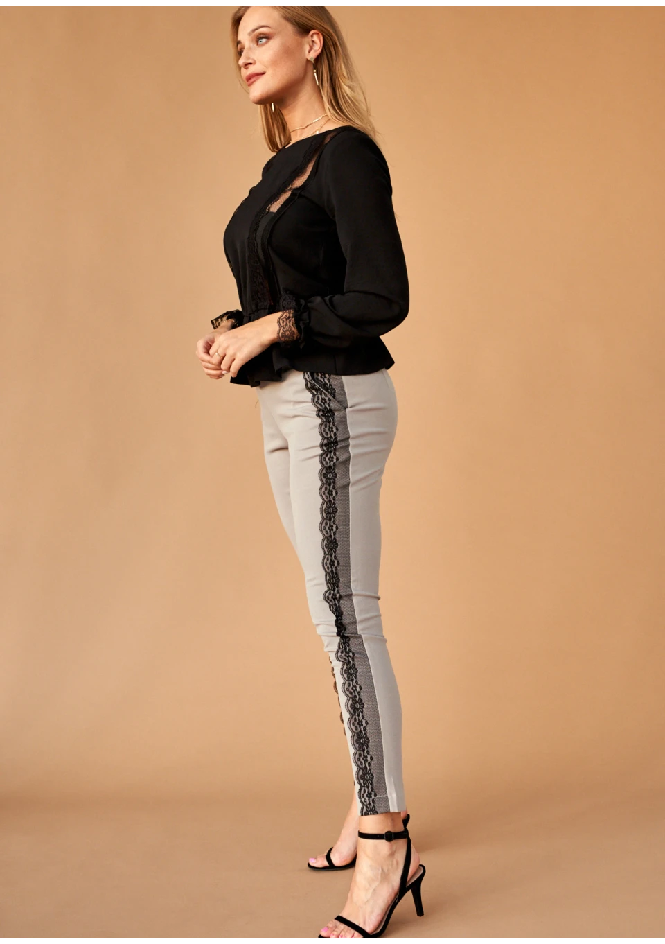 Bluzka z koronką Czarna