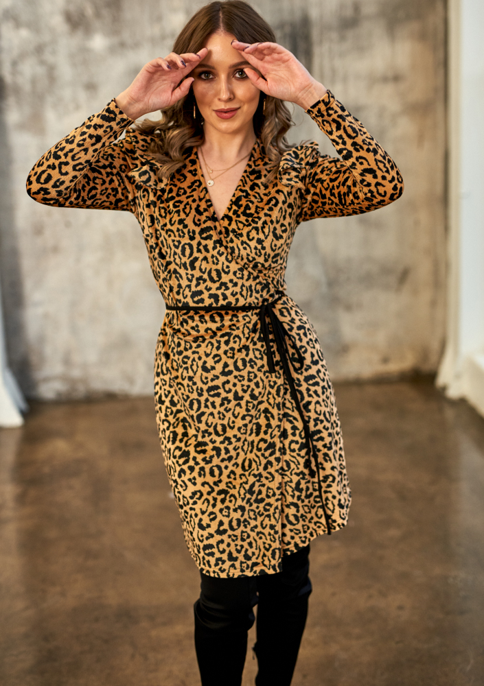 Kopertowa sukienka z weluru Leopard