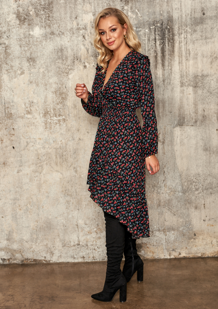 Asymetryczna sukienka z wiskozy w Łączkę