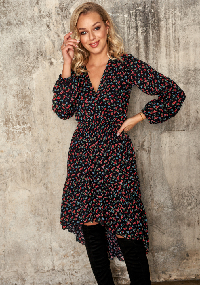 Asymetryczna sukienka z wiskozy w Łączkę