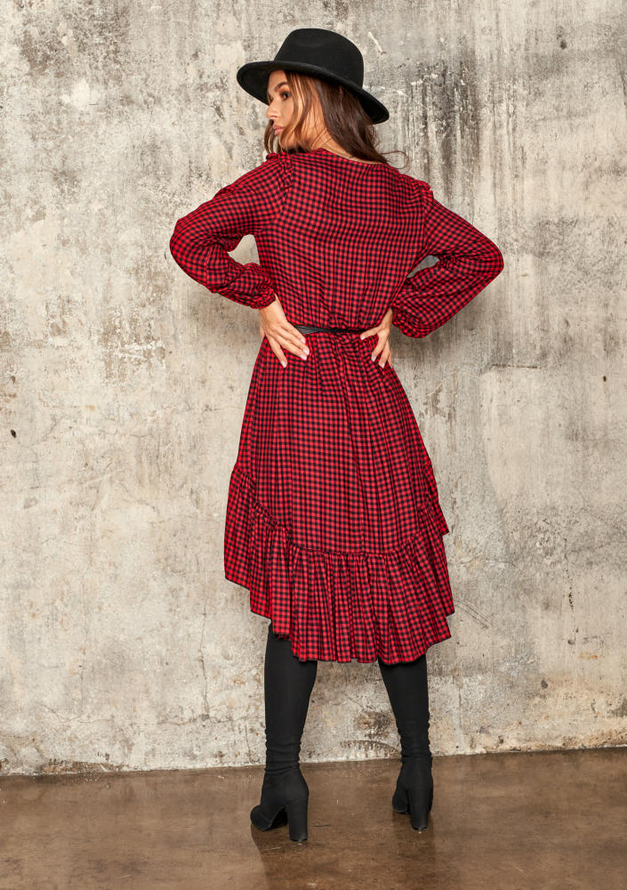 Asymetryczna sukienka z wiskozy w Kratkę