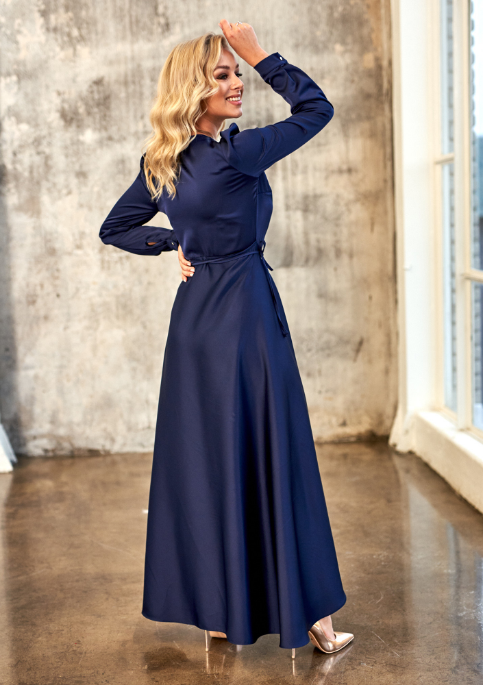 Kopertowa sukienka z asymetrią Premium Granatowa