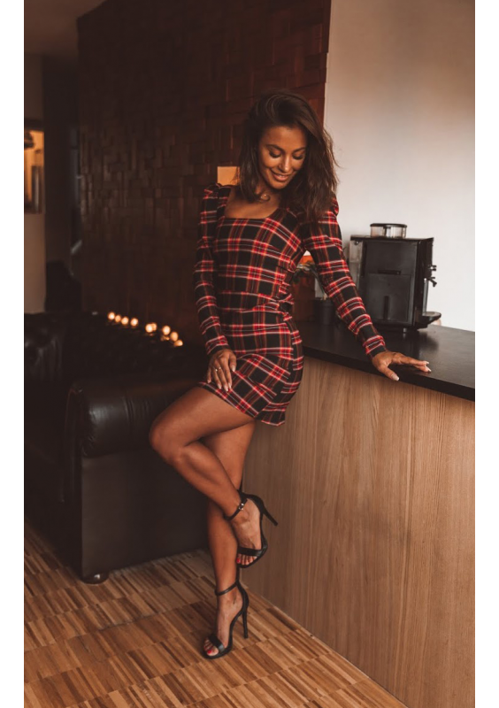 Sukienka z bufką w rękawie w kratkę Czerwona