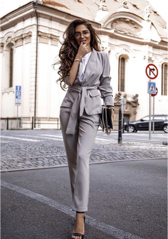 Klasyczny garnitur w kolorze Szarym