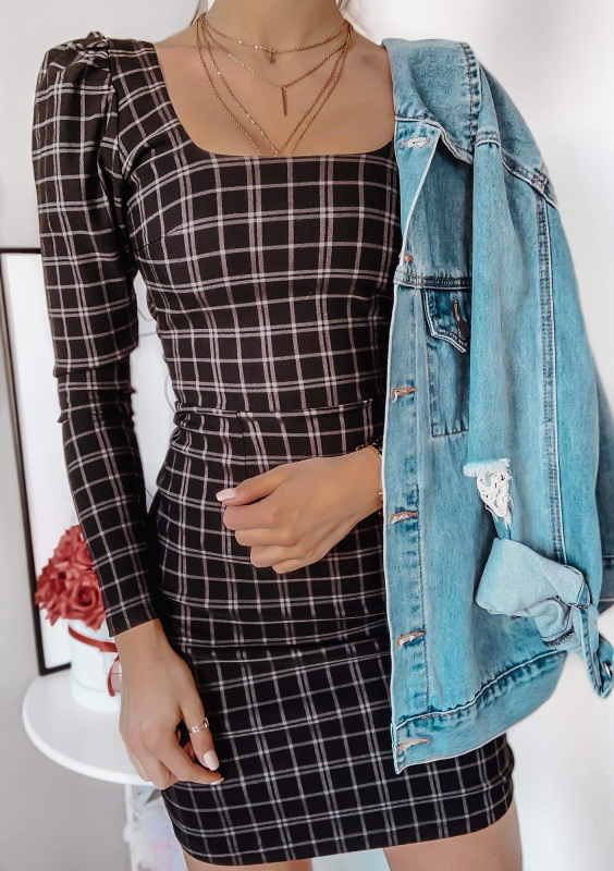 Sukienka z bufką w rękawie w kratkę Czarna