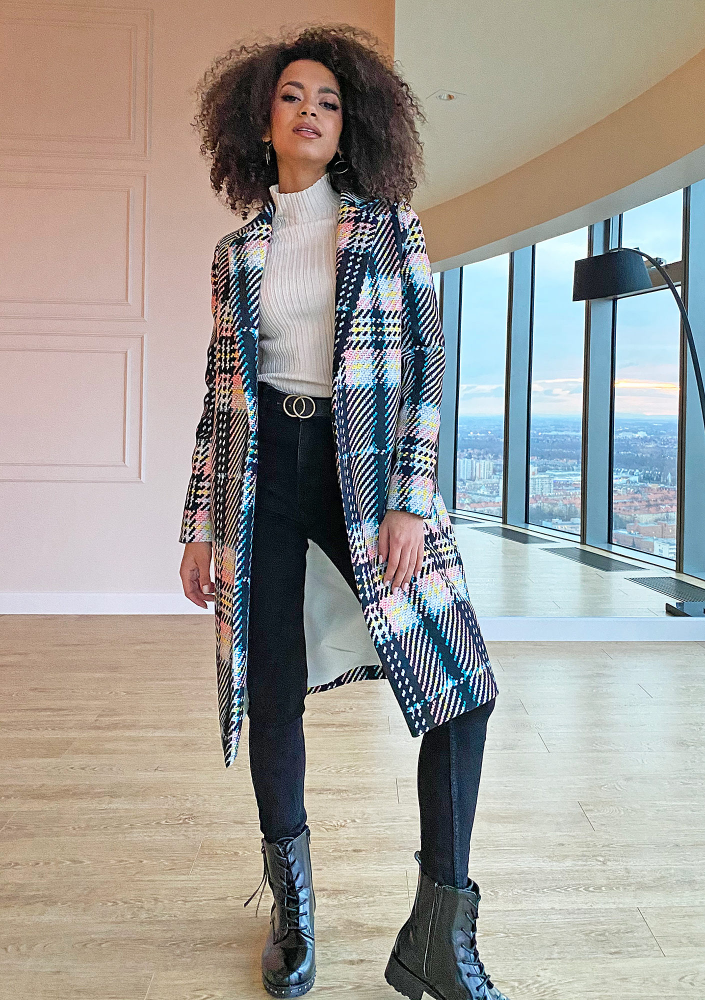 Płaszcz z flauszu w Kratę