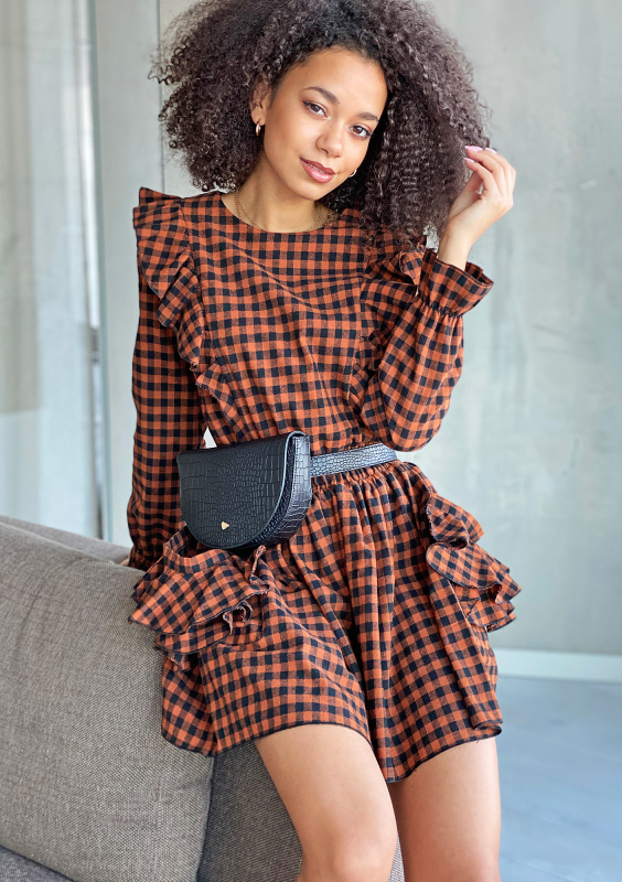 Sukienka z falbanami w kratkę Brązowa