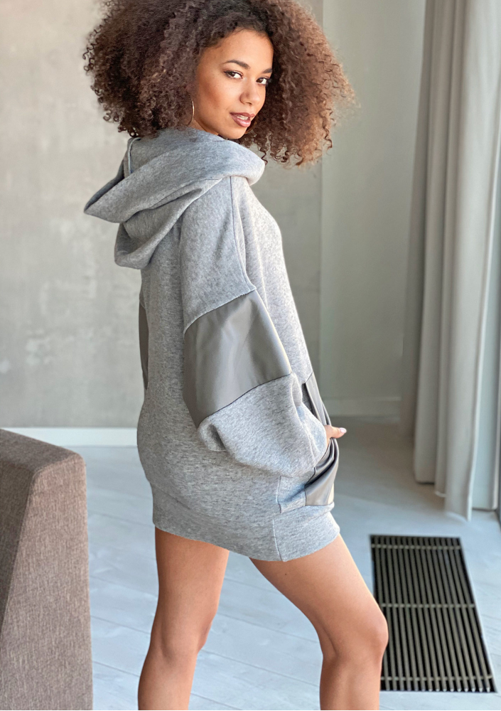 Oversizowy sweter z kapturem Szary