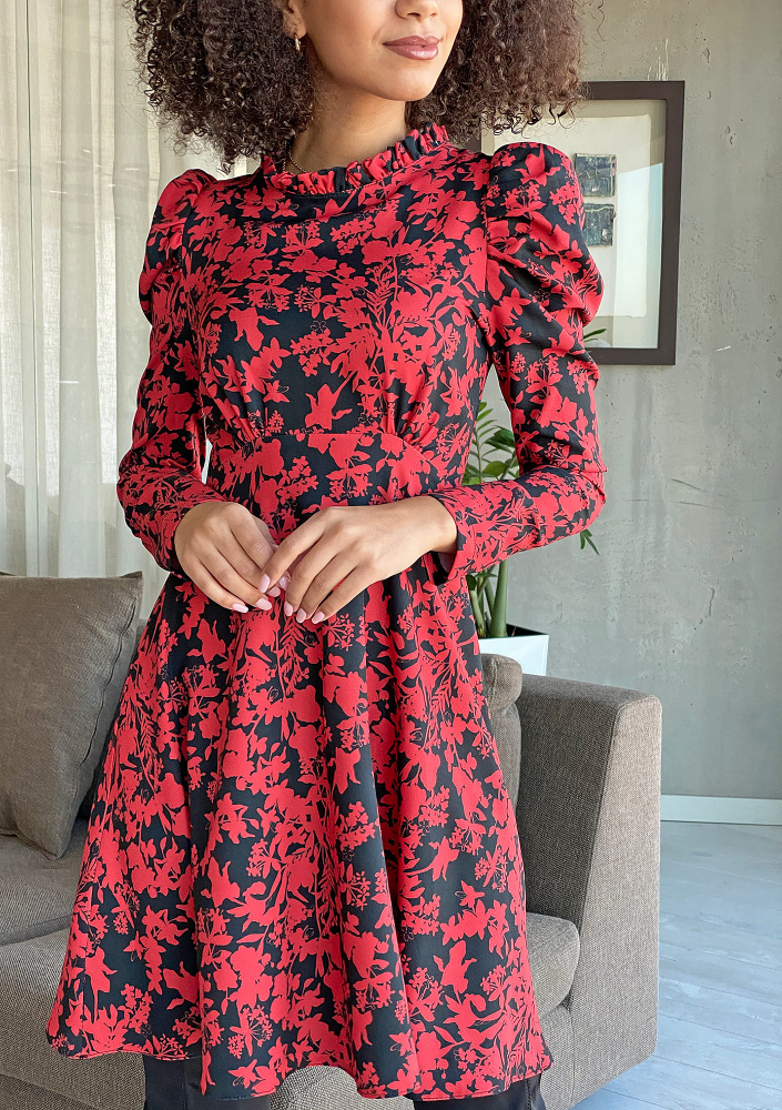 Sukienka o trapezowym kroju z bufką w Czerwony print