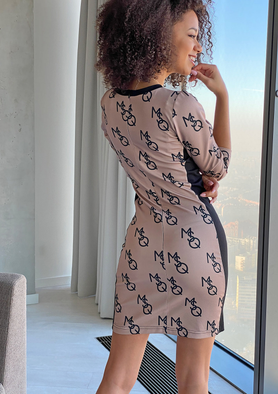 Dopasowana sukienka MSQ print z lampasem
