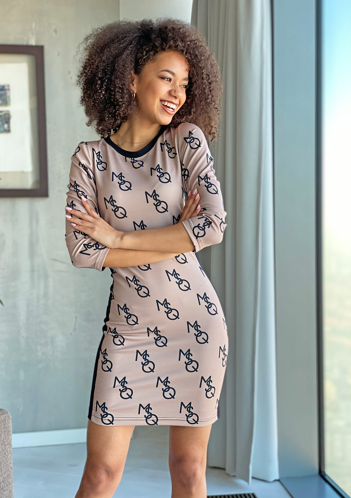 Dopasowana sukienka MSQ print z lampasem