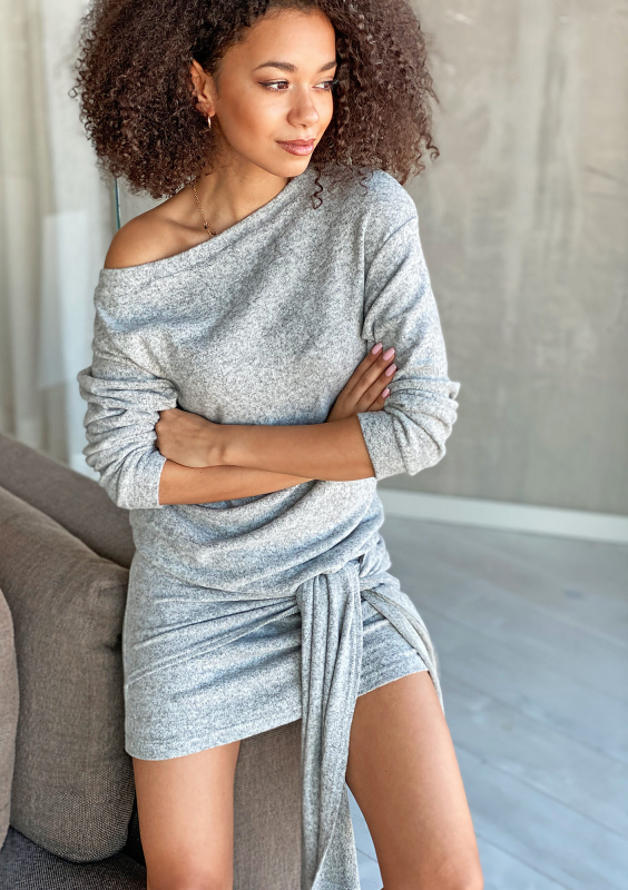 Sukienka swetrowa z wiązaniem Szara