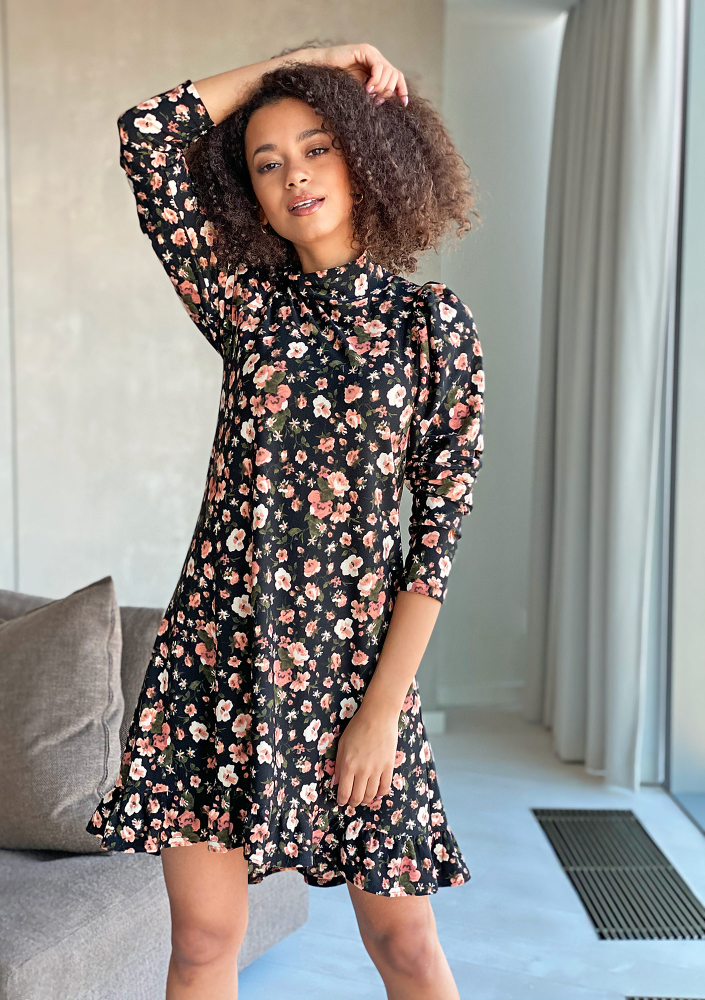 Trapezowa sukienka z półgolfem w kwiatki