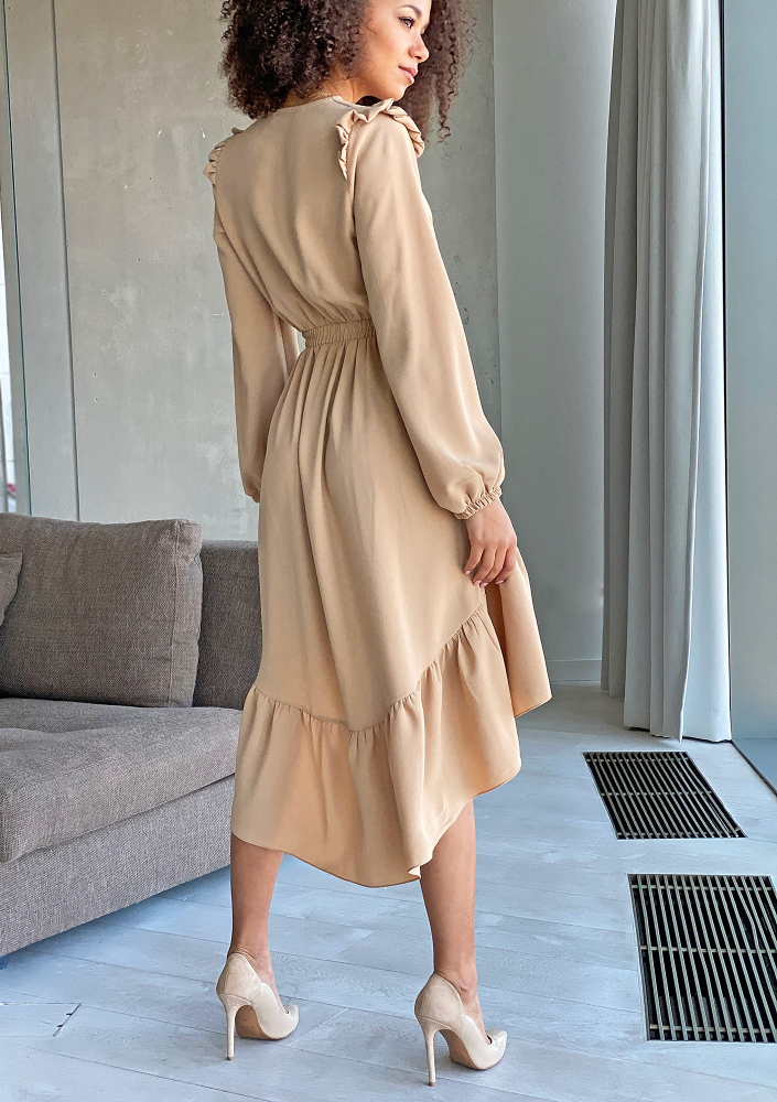 Rozkloszowana sukienka z asymetrycznym dołem Beżowa