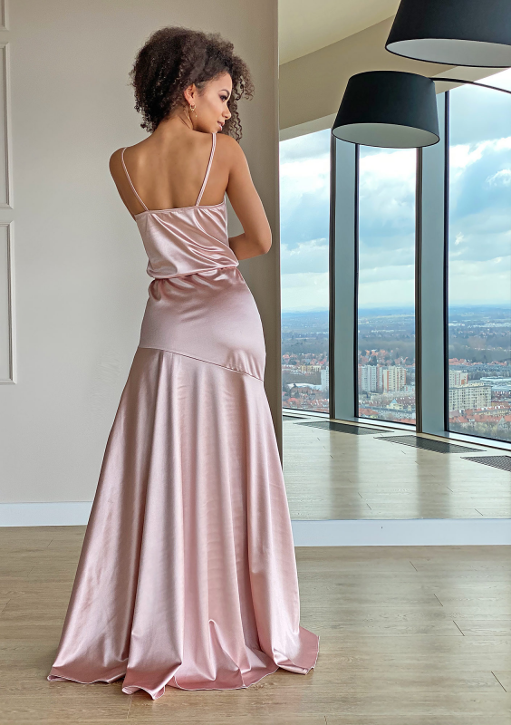 Sukienka maxi z satyny Pudrowy róż