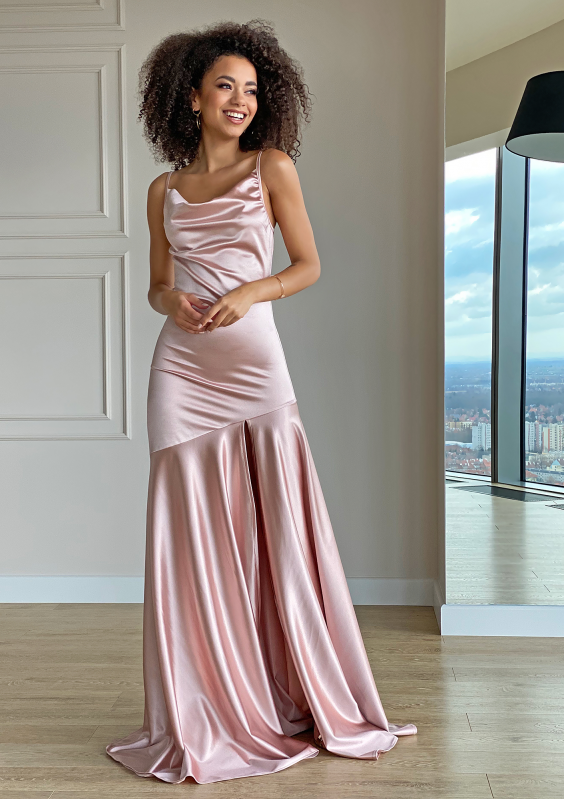 Sukienka maxi z satyny Pudrowy róż