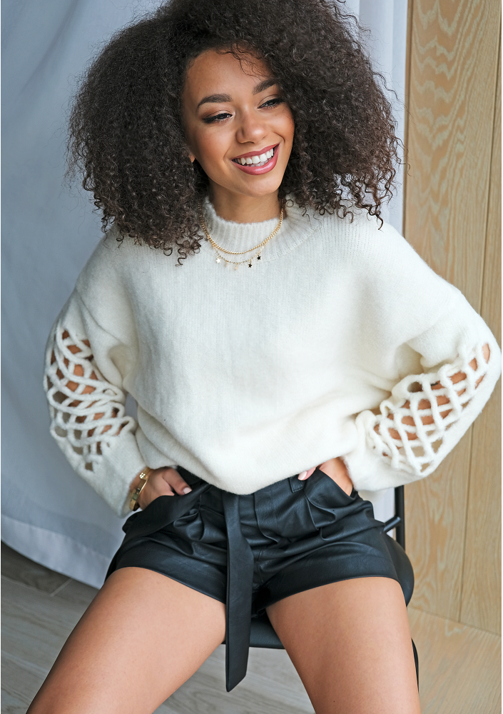 Sweter z rękawem ażurowym  A41 Kremowy ILM