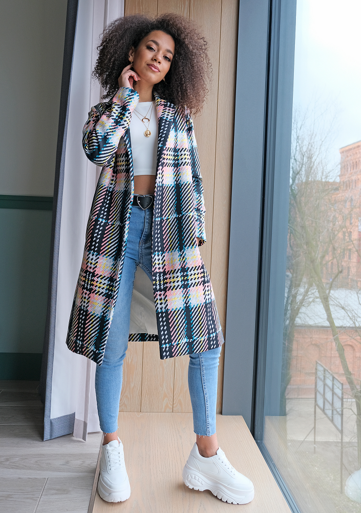 Płaszcz z flauszu w Kratę