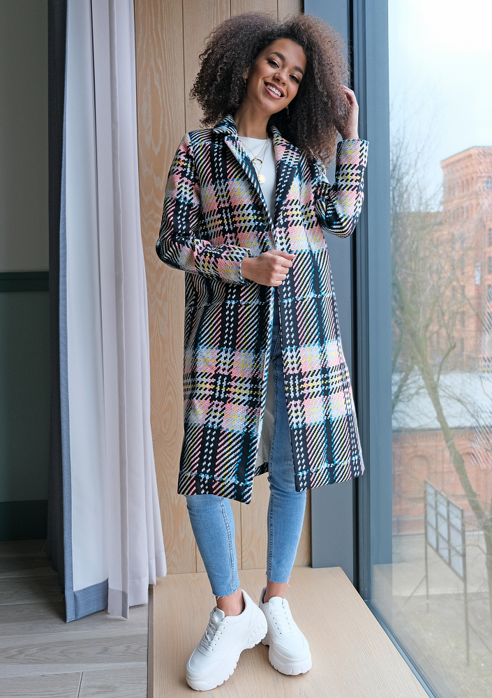 Płaszcz z flauszu w Kratę